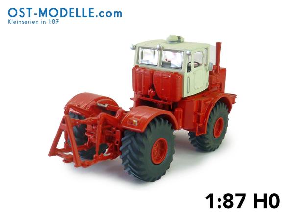 Traktor Kirovets K710M rot mit Motorverkleidung Prototyp